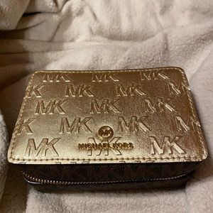 Michael kors petite/travel jewelry box adorable!